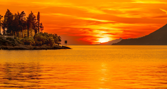 The Best Sunsets Near La Banya – Perfect Spots for an Unforgettable View